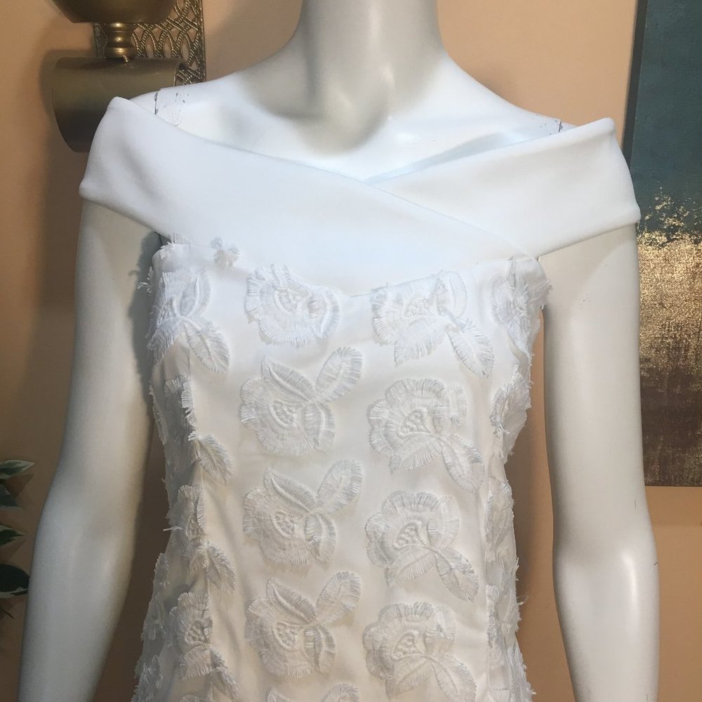 Alex Marie embroidered  off the shoulders white dress size 8